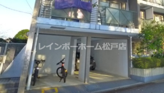 東洋ハイツ相模台の駐車場|車をお持ちの方に嬉しい駐車場付きの物件です
