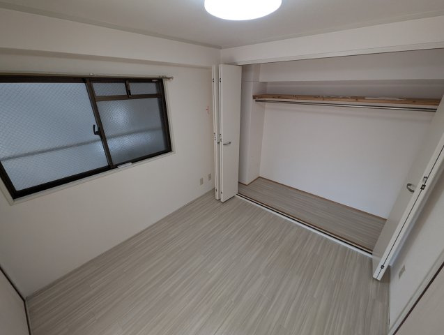 日生ロイヤルマンション十三の寝室