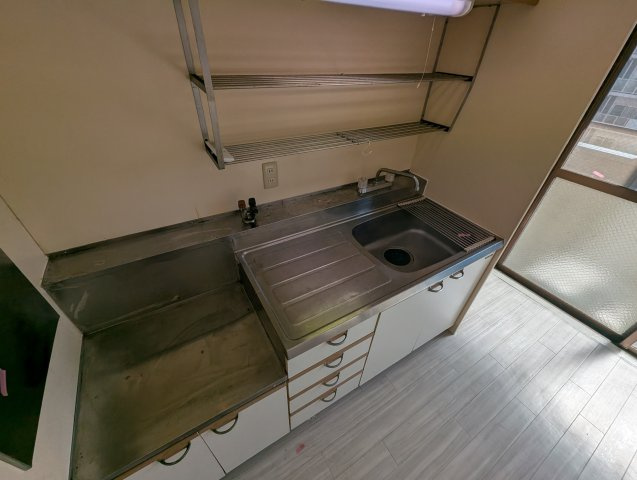 日生ロイヤルマンション十三のキッチン