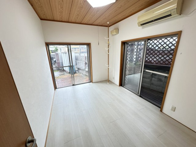 【洋室】 | 和泉市池上町2丁目戸建 | 1階洋室6帖