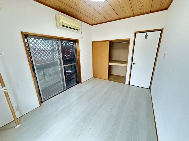 【洋室】 | 和泉市池上町2丁目戸建 | 1階洋室6帖