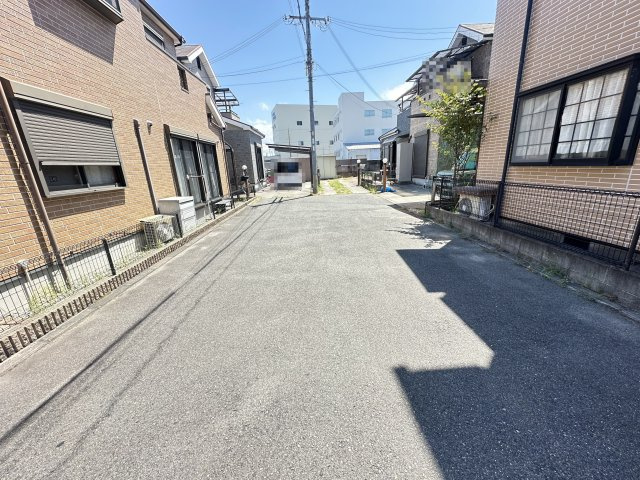 【前面道路含む現地写真】 | 和泉市池上町2丁目戸建 | 前面道路