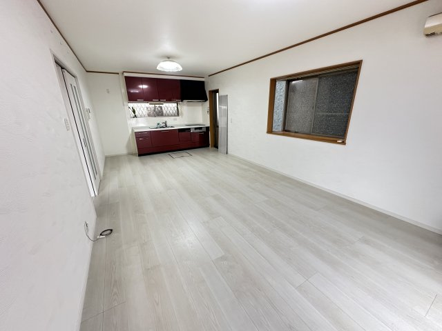 【居間・リビング】 | 和泉市池上町2丁目戸建 | LDK