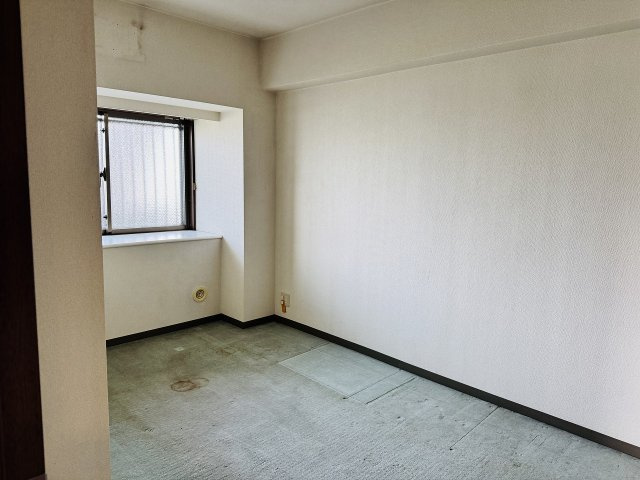 藤和シティホームズ八王子大和田の子供部屋|～玄関入って左手、6.0帖の洋室です～