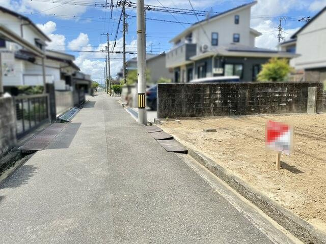 高知市介良乙　売土地の前面道路含む現地写真