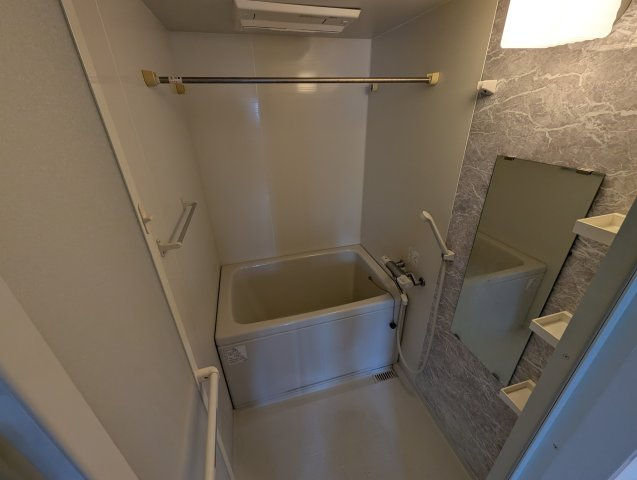 S-RESIDENCE新大阪駅前の浴室