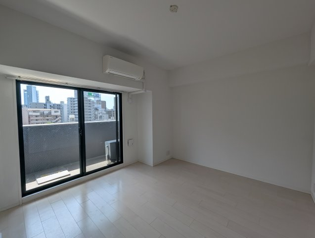 S-RESIDENCE新大阪駅前の居間・リビング