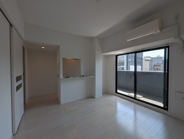 S-RESIDENCE新大阪駅前の居間・リビング