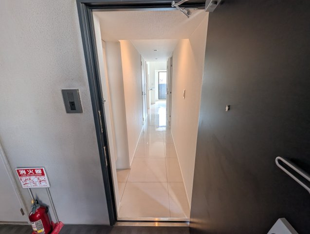 S-RESIDENCE新大阪駅前の玄関
