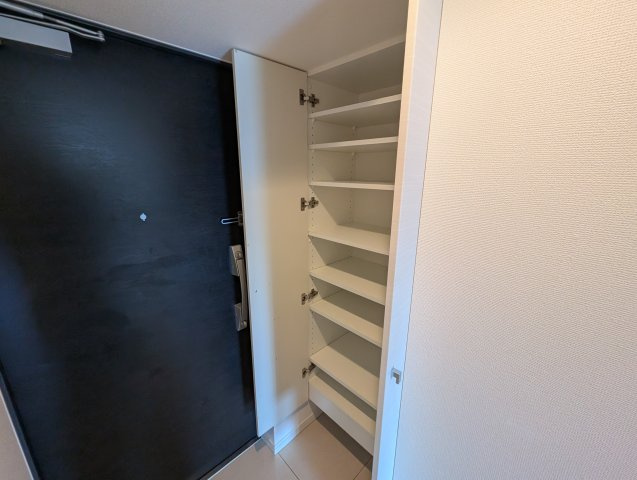 S-RESIDENCE新大阪駅前の収納
