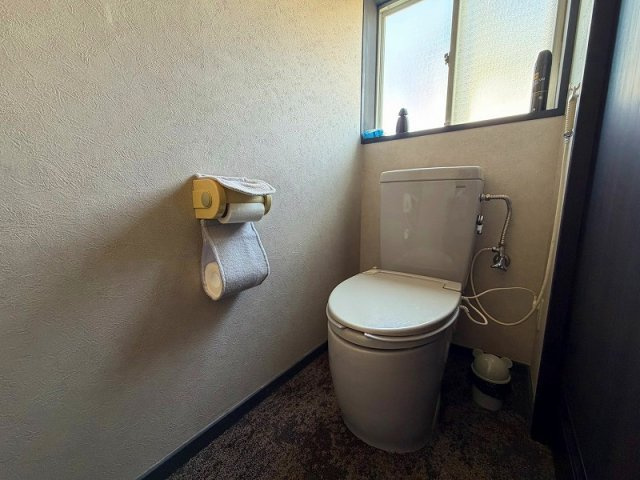 ■□大山町赤松中古戸建□■のトイレ|トイレになります。
現状汲取り排水となります。