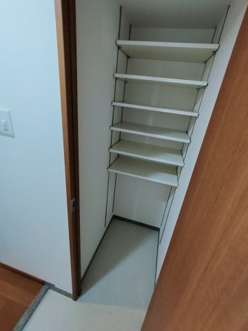  | グランシス高井田