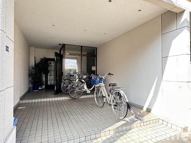 リバティハイツのエントランス|ゆとりのあるエントランスです