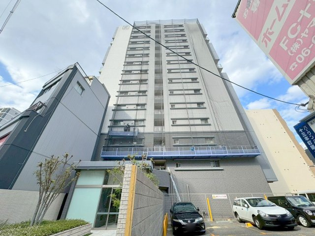 エステムコート十三本町の外観