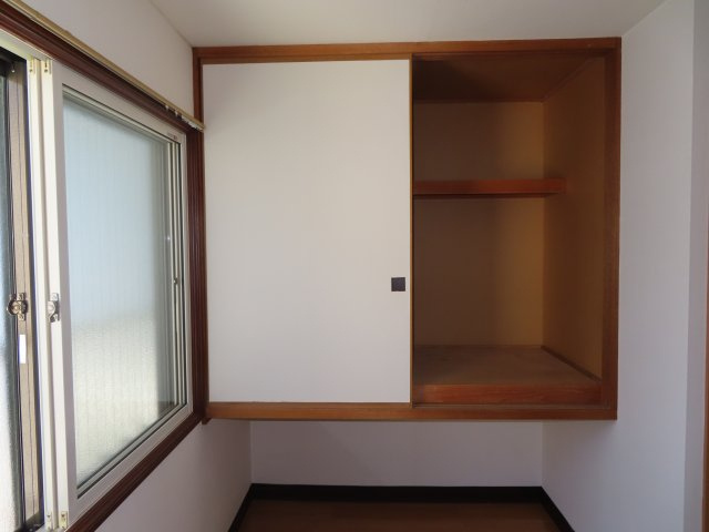 北見市南町１丁目５番２８号　ハイツ東京の収納