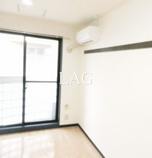 【居間・リビング】 | ザ・プラザⅡ | 洋室のお部屋です。