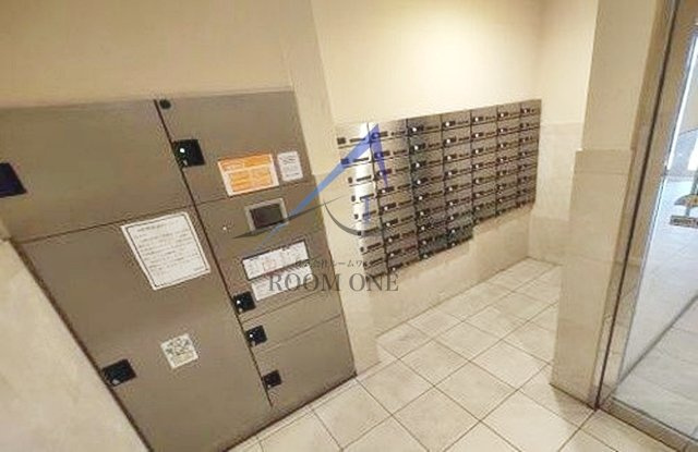 ミリオン大塚アヴィニティーのその他共用部分|宅配ボックスと集合ポストです。