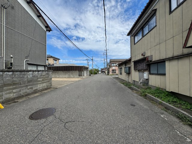 東区豊1丁目　土地の前面道路含む現地写真