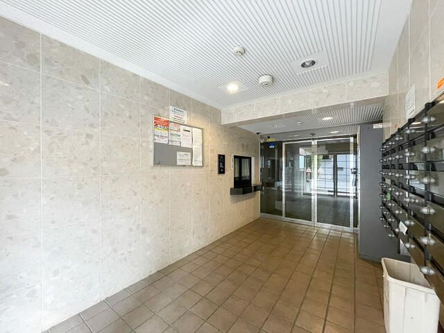 ルーブル新宿西落合Ⅱのエントランス