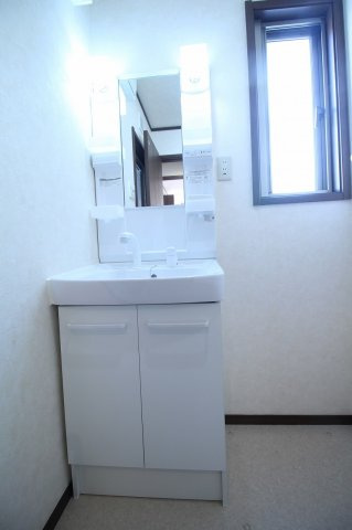 グリーンガーデンの独立洗面台|独立洗面化粧台が付いています