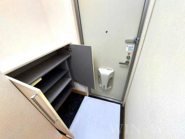 グランシャリオ御園の玄関