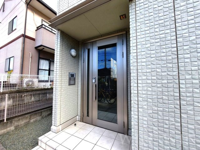 グランシャリオ御園のエントランス