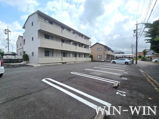 グランシャリオ御園の駐車場