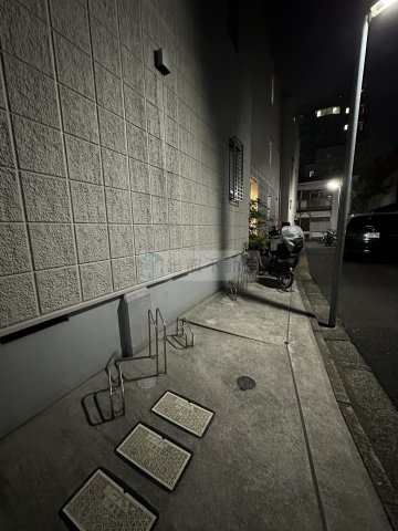 新宿区高田馬場４丁目の賃貸マンションの駐車場