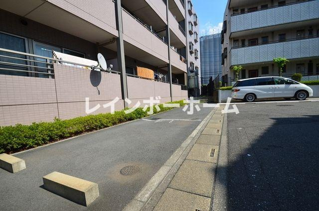 ブリランテふじみ野の駐車場