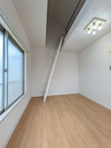 【洋室】 | プラザドゥヘリオスＡ | きれいな洋室です