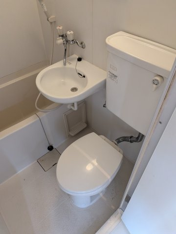 【トイレ】 | プラザドゥヘリオスＡ | キレイな個室空間です