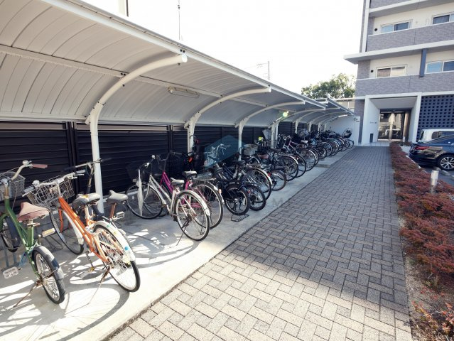 【その他共用部分】 | グランディール布施 | 駐輪場です