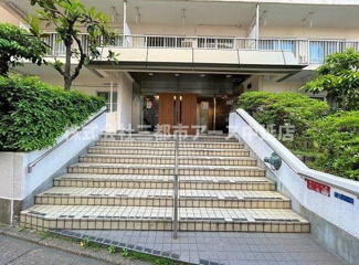 【エントランス】 | メガロン大井町 | メガロン大井町　は三都市アース中延店へお任せください！　ご内覧可能なお部屋は物件現地お待ち合わせご案内可能です！