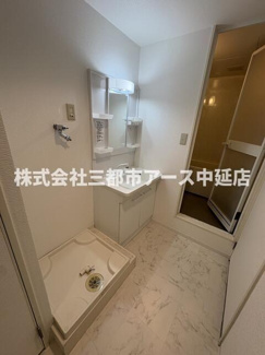 【独立洗面台】 | メガロン大井町 | メガロン大井町　は三都市アース中延店へお任せください！　ご内覧可能なお部屋は物件現地お待ち合わせご案内可能です！