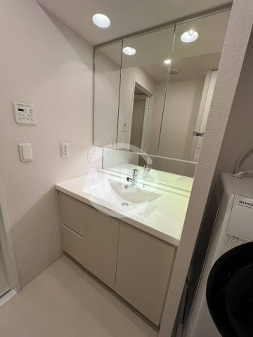 ブランズタワー南堀江　日吉小学校の独立洗面台|ブランズタワー南堀江　独立洗面台