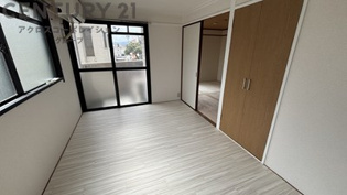 ２面採光の明るいお部屋です。