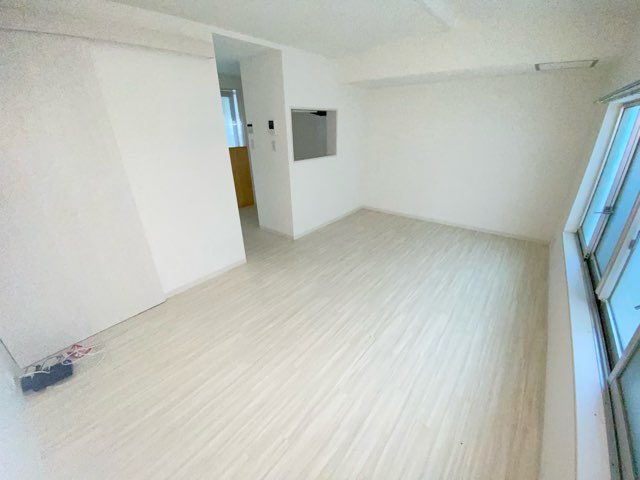 南西向き8.5帖のLDKです♪