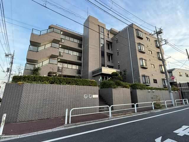 ロイヤルメドウの外観