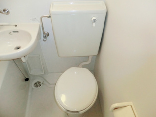 浴室内にトイレがあります☆