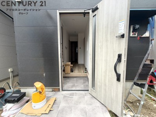 今津山中町戸建のエントランス