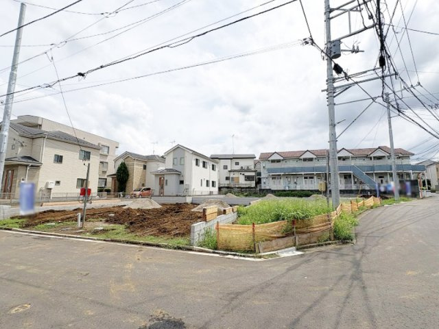【外観】 | 新座市野寺1丁目　新築一戸建住宅　全5棟　(保谷店) | キッチン床下収納に加えリビングにも収納があり、物のしまう場所に場所に困りません。