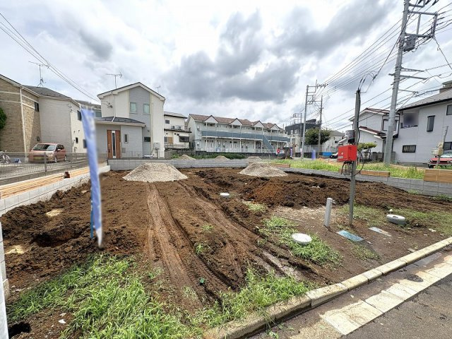 【外観】 | 新座市野寺1丁目　新築一戸建住宅　全5棟　(保谷店) | 2026年8月撮影/スーパー、コンビニ、ドラックストア徒歩5分圏内とお買い物に便利な立地。