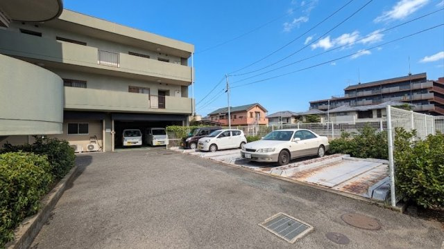 【駐車場】