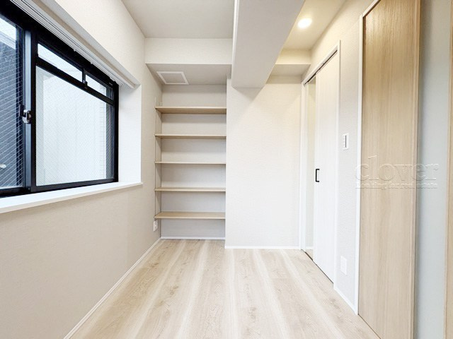【寝室】 | シティオ高円寺 | 大きな収納力が魅力の洋室。多くのお客様から、「欲しいもの＝収納」という声をいただきますが、まさにこのようなお部屋は需要の高さを感じます。～即日のご見学可能～　お問合せはお気軽にどうぞ。
