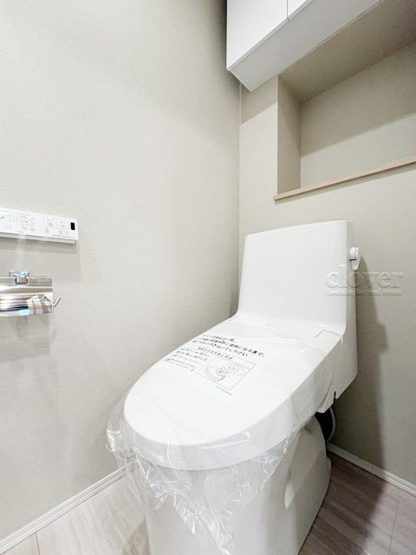 【トイレ】 | シティオ高円寺 | 温水洗浄便座　トイレはもともと個人の領域である自宅の中でも、最もプライベートな空間です。だからこそ、ほしい「落ち着き」がここにあります。～即日のご見学可能～　お問合せはお気軽にどうぞ。