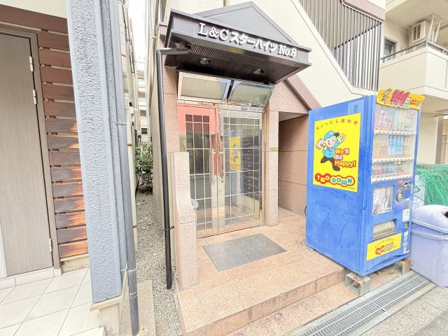 L＆CスターハイツNO8のエントランス