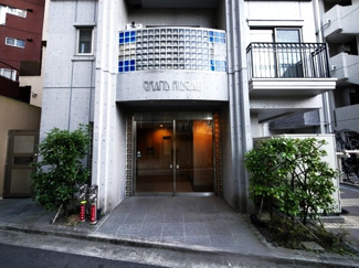 【エントランス】