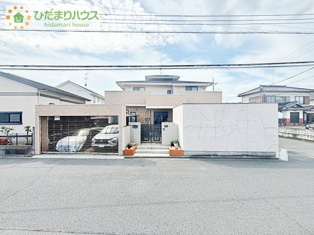 【外観】 | 牛久市中央１丁目　中古戸建 | スーパー至近で、お買い物に便利な立地です(#^^#)