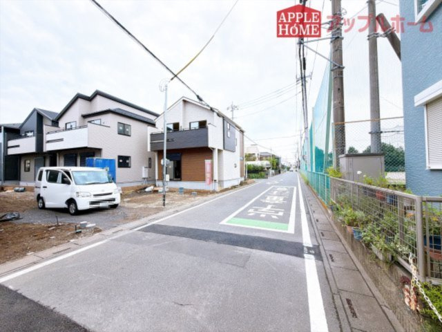 [新築住宅] 坂戸市千代田2丁目 5期 全5棟の前面道路含む現地写真