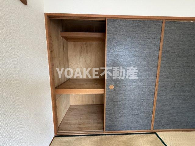 レジデンスインＺＡＭＡの収納|清掃前の写真となります。